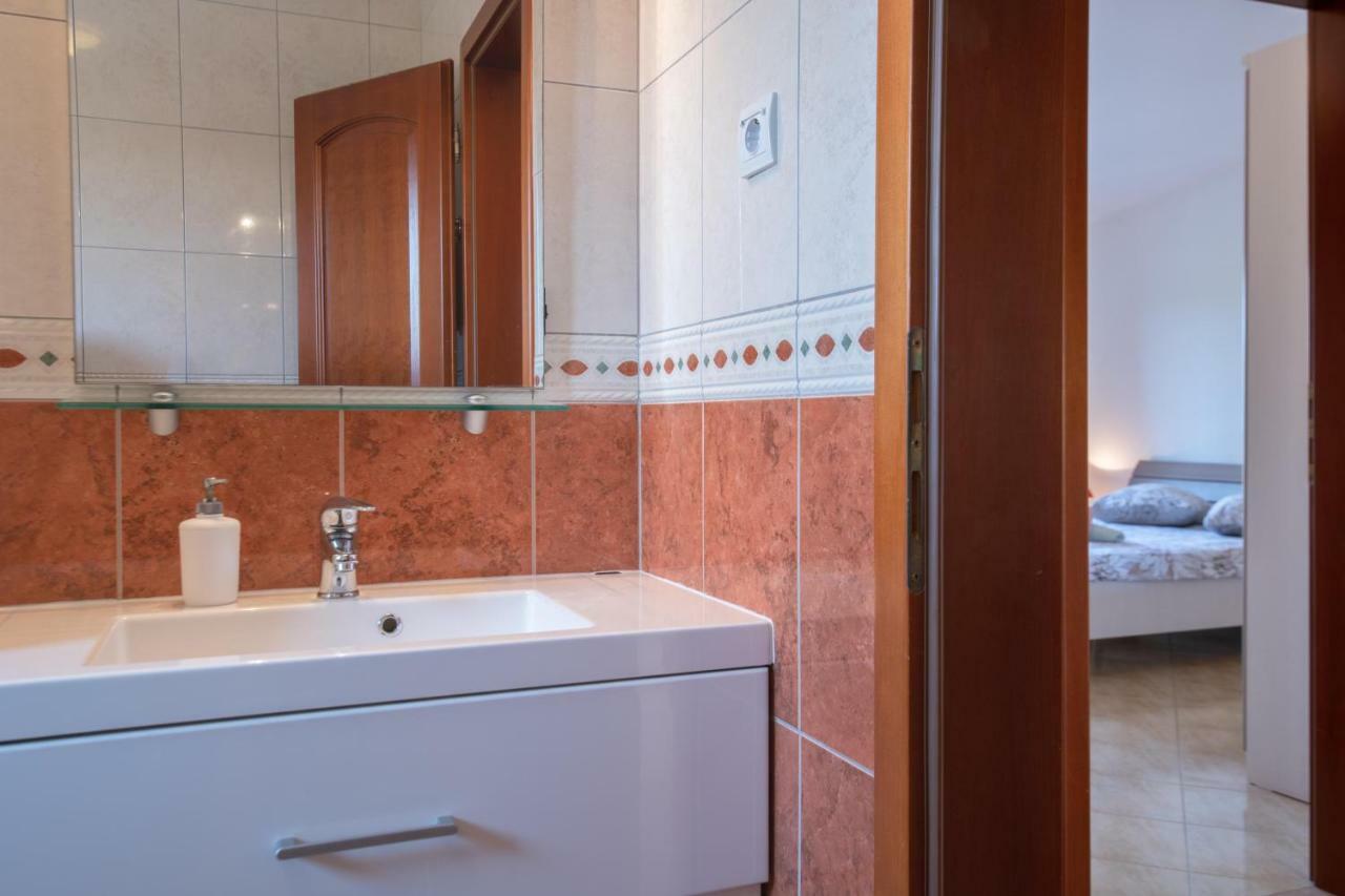 Ferienhaus Joy Ližnjan Exterior foto